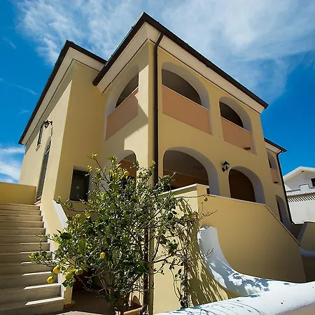 Le Residenze Di Vico Friuli 1 オロゼーイ
