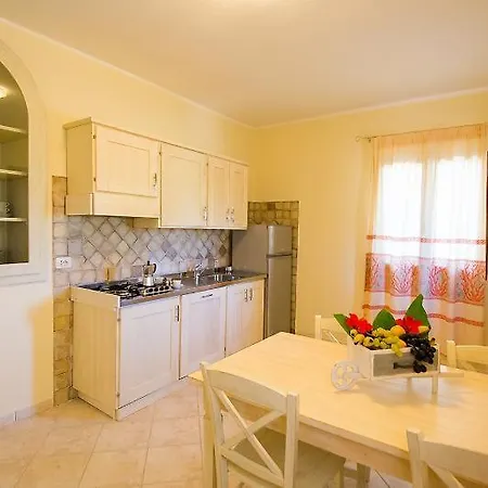 Le Residenze Di Vico Friuli 1 * Orosei